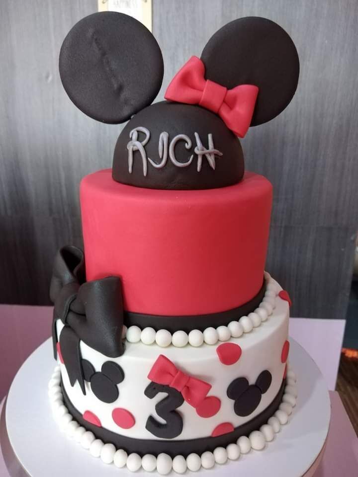 Minnie Mouse Theme Cake 1