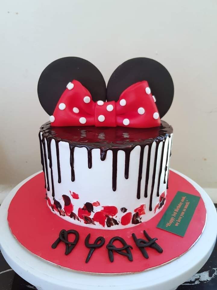 Minnie Mouse Theme Cake 6