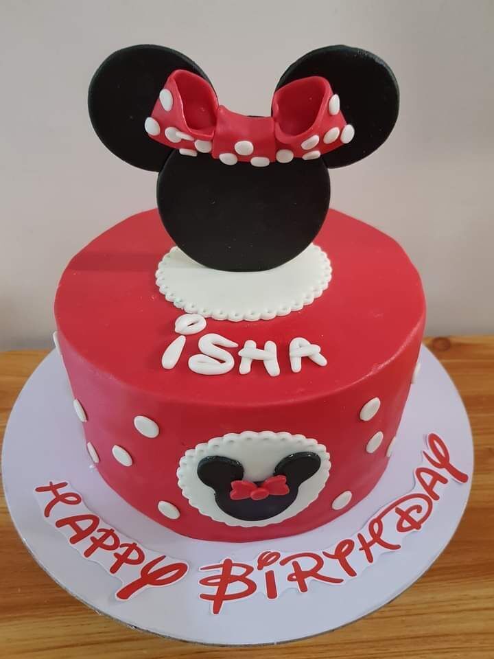 Minnie Mouse Theme Cake 7