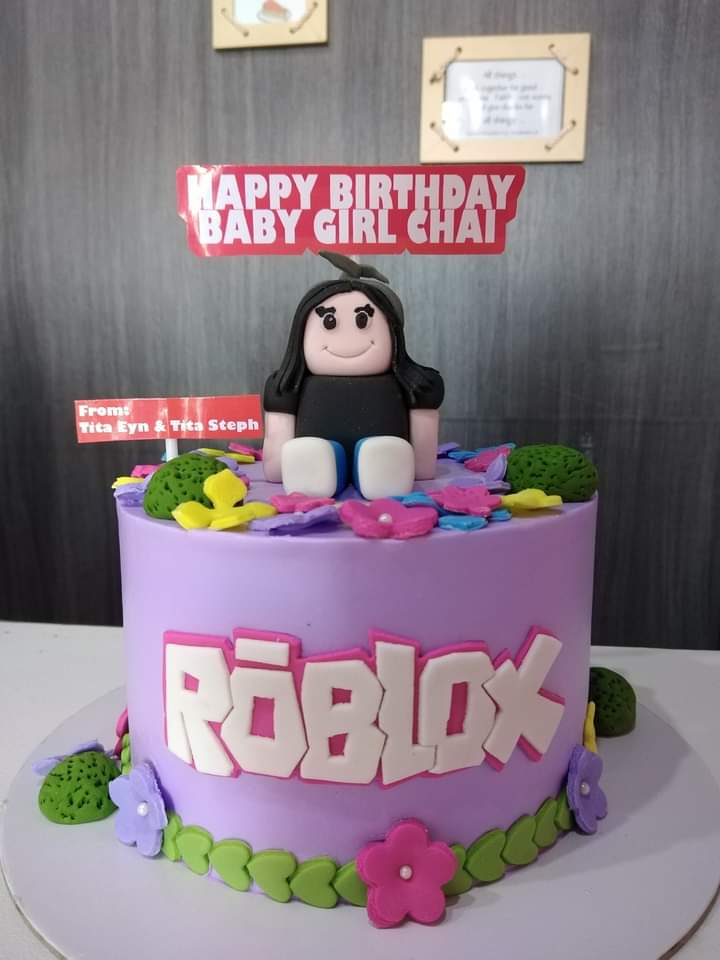 Roblox Pink Floral Gamer Cake
