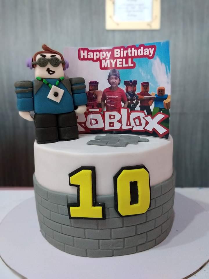 Roblox 10th Birthday Brick Cake
